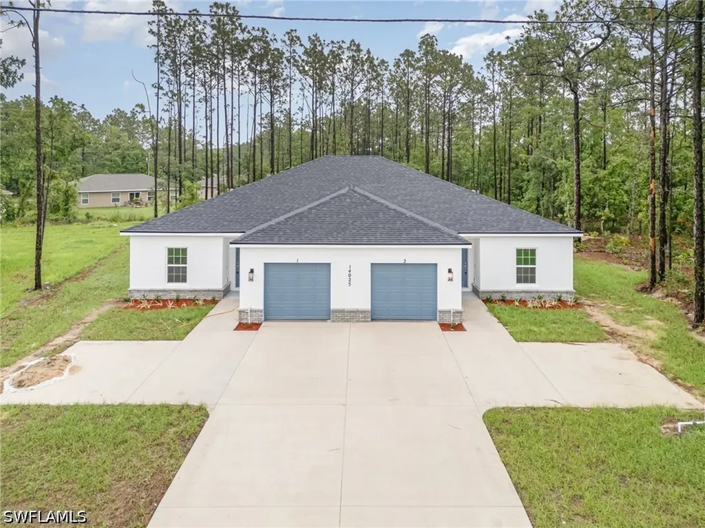 5205/5207 29th Street SW Lehigh Acres FL 33973