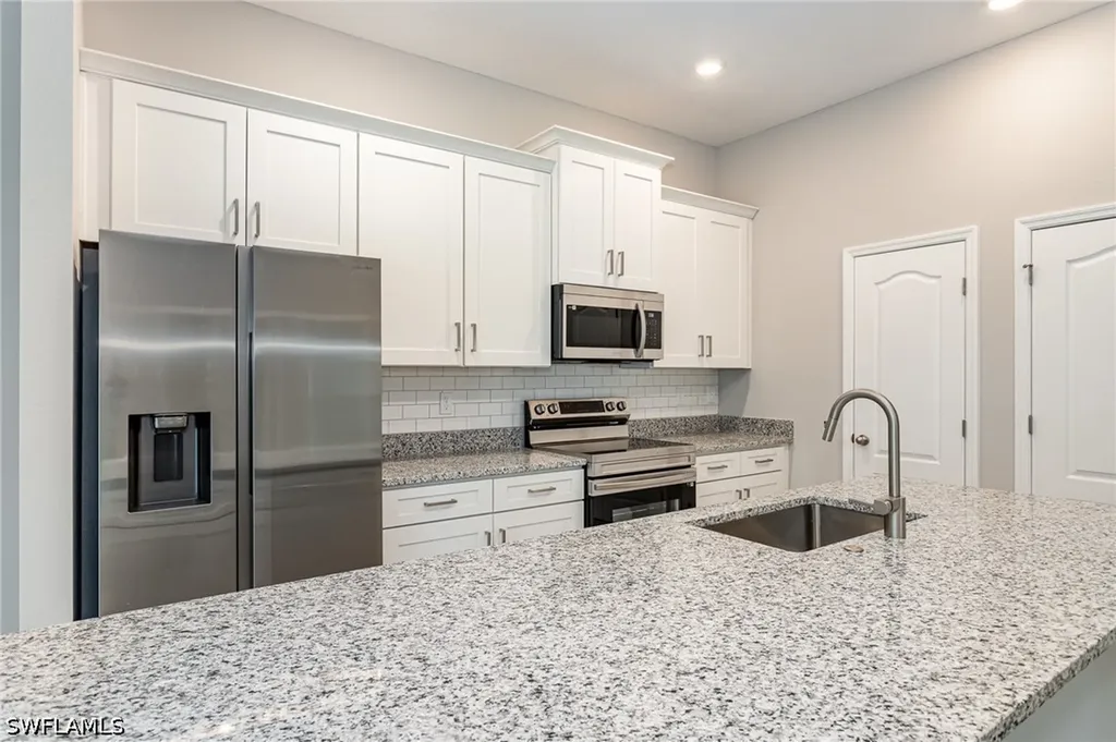 5205/5207 29th Street SW Lehigh Acres FL 33973