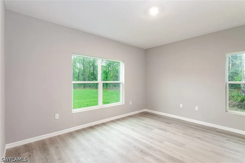 5205/5207 29th Street SW Lehigh Acres FL 33973