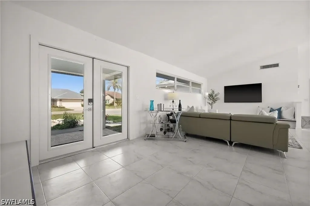 454 Flamingo Avenue Naples FL 34108