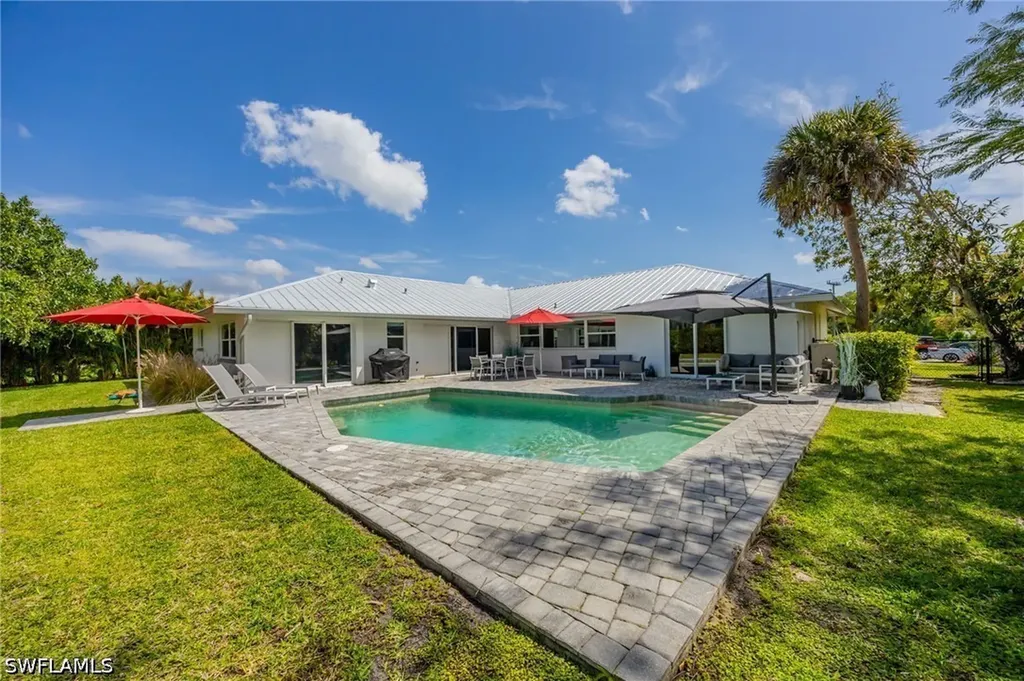 409 Cypress Way E Naples FL 34110