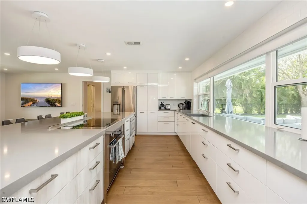 409 Cypress Way E Naples FL 34110