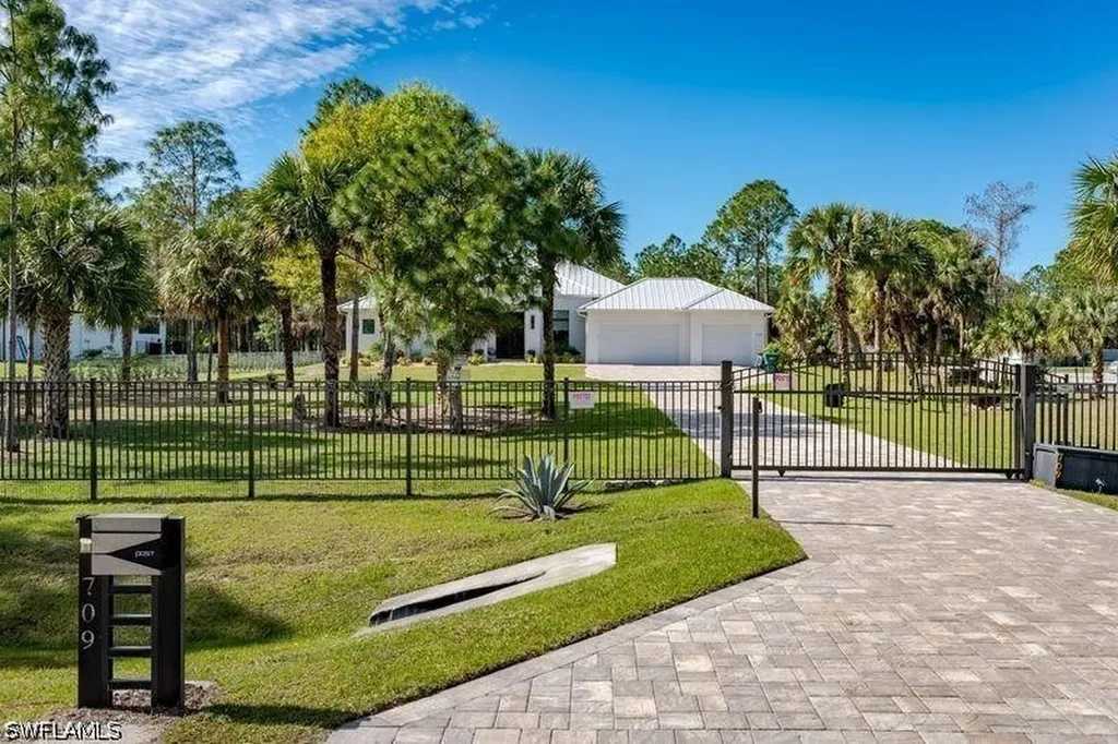 709 15th Street SW Naples FL 34117