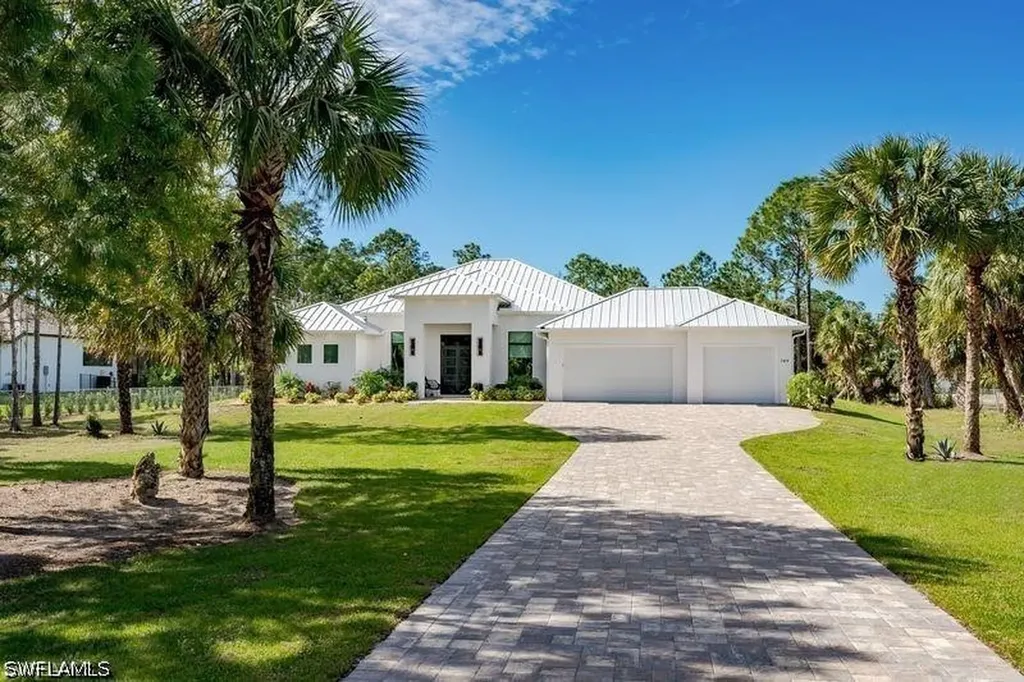 709 15th Street SW Naples FL 34117