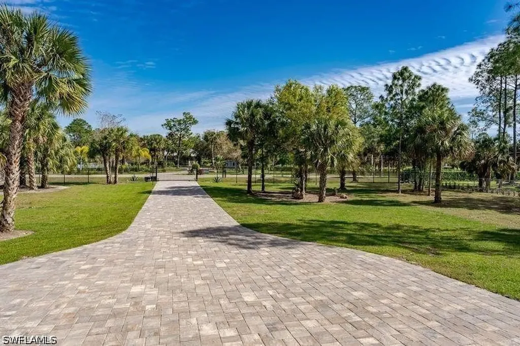 709 15th Street SW Naples FL 34117