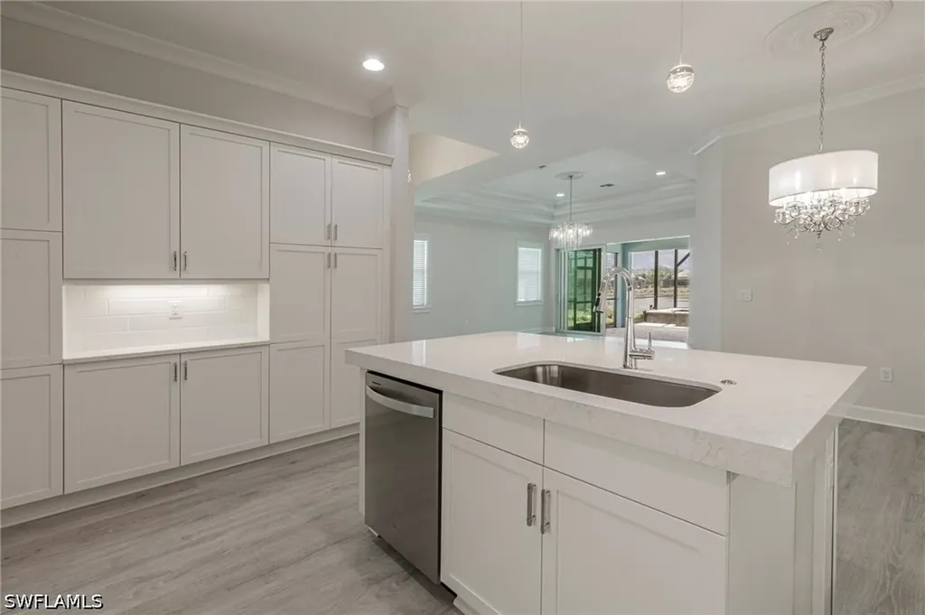 6385 Arriba Avenue Naples FL 34113