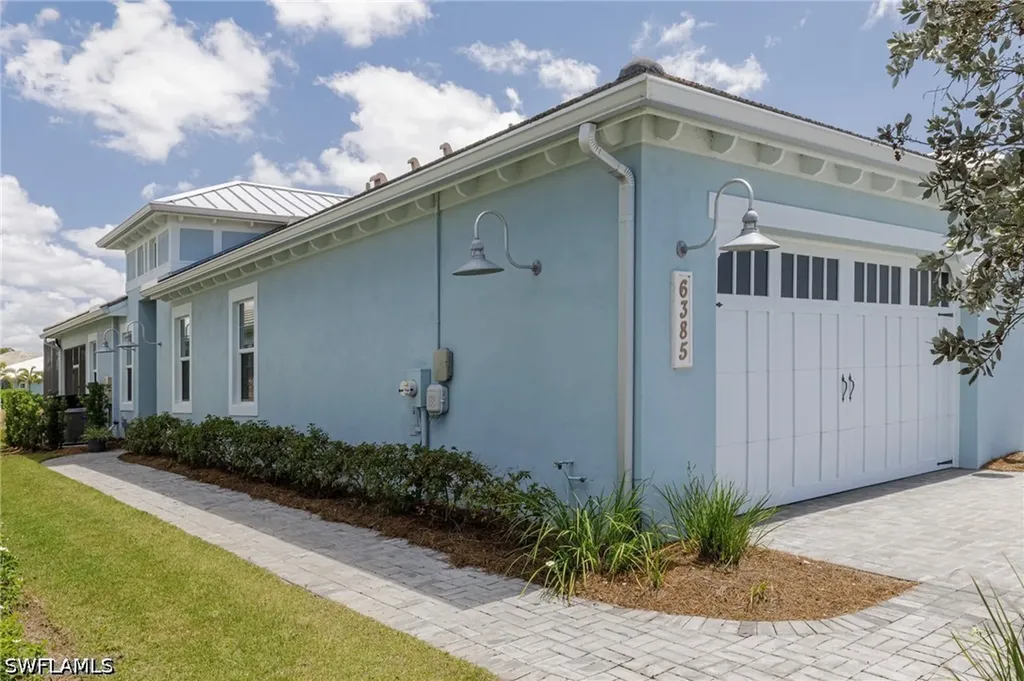6385 Arriba Avenue Naples FL 34113