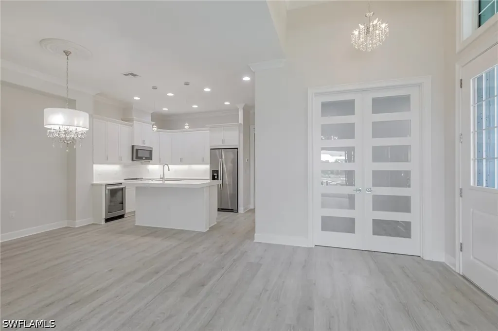 6385 Arriba Avenue Naples FL 34113