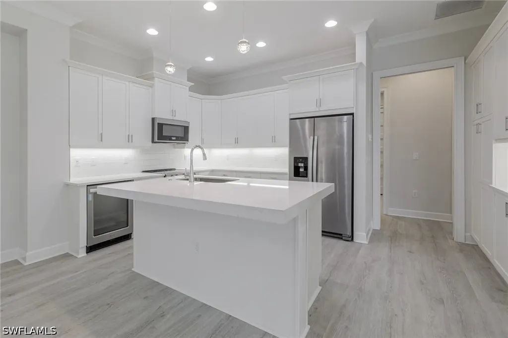 6385 Arriba Avenue Naples FL 34113