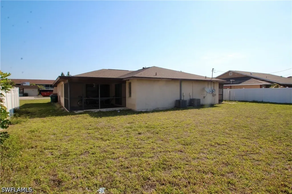 3808 SE 11th Avenue Cape Coral FL 33904
