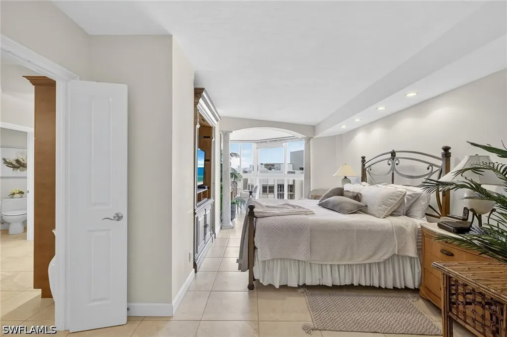 4041 Gulf Shore Boulevard N Naples FL 34103