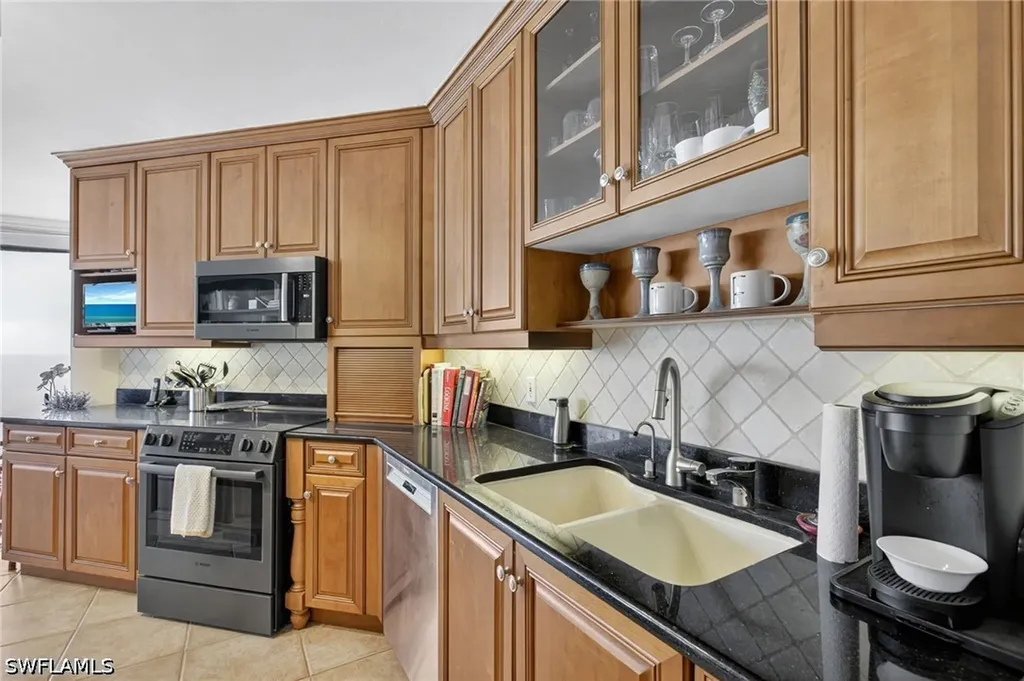 4041 Gulf Shore Boulevard N Naples FL 34103