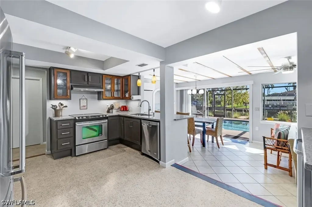 4305 SE 1st Avenue Cape Coral FL 33904