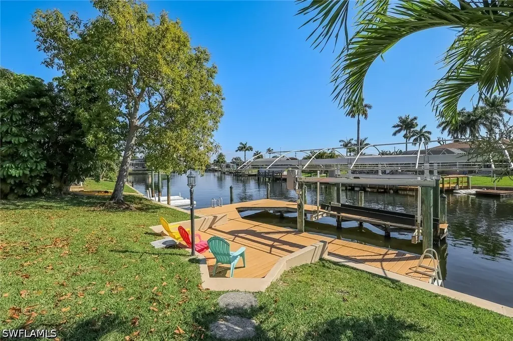 4305 SE 1st Avenue Cape Coral FL 33904