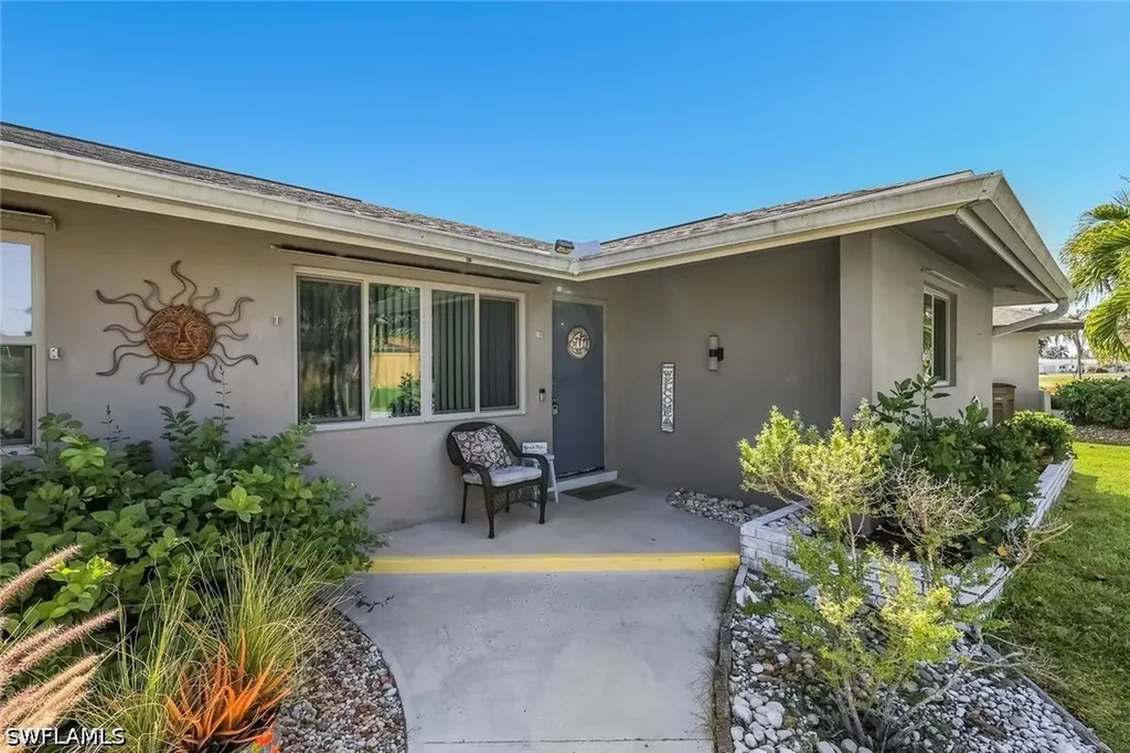 4305 SE 1st Avenue Cape Coral FL 33904