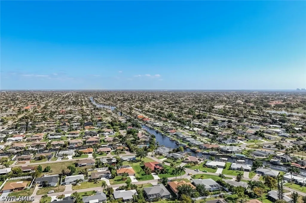 4305 SE 1st Avenue Cape Coral FL 33904