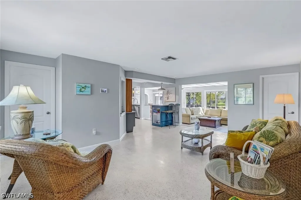4305 SE 1st Avenue Cape Coral FL 33904
