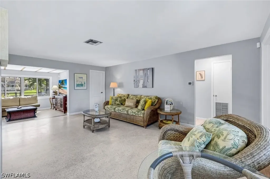 4305 SE 1st Avenue Cape Coral FL 33904