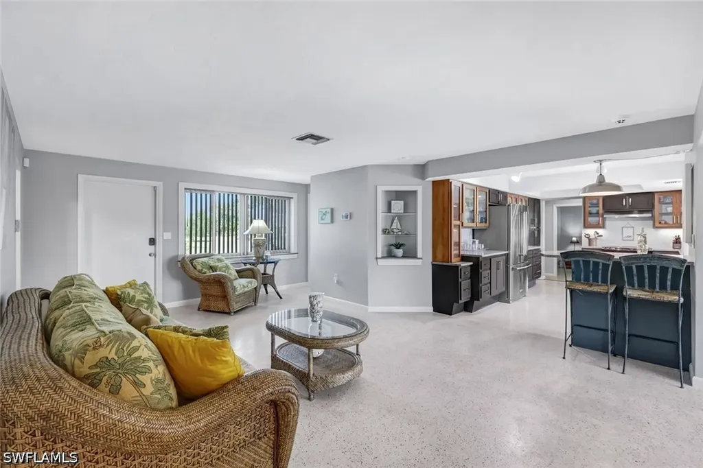 4305 SE 1st Avenue Cape Coral FL 33904
