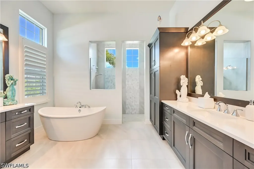 14338 Laguna Springs Lane Naples FL 34114