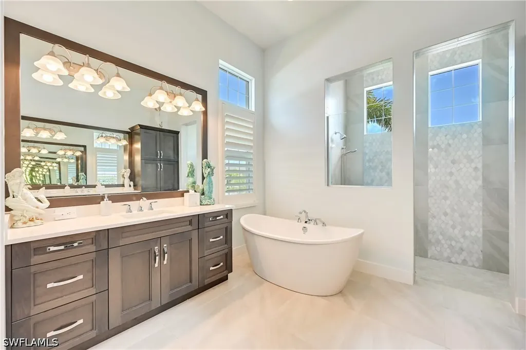 14338 Laguna Springs Lane Naples FL 34114