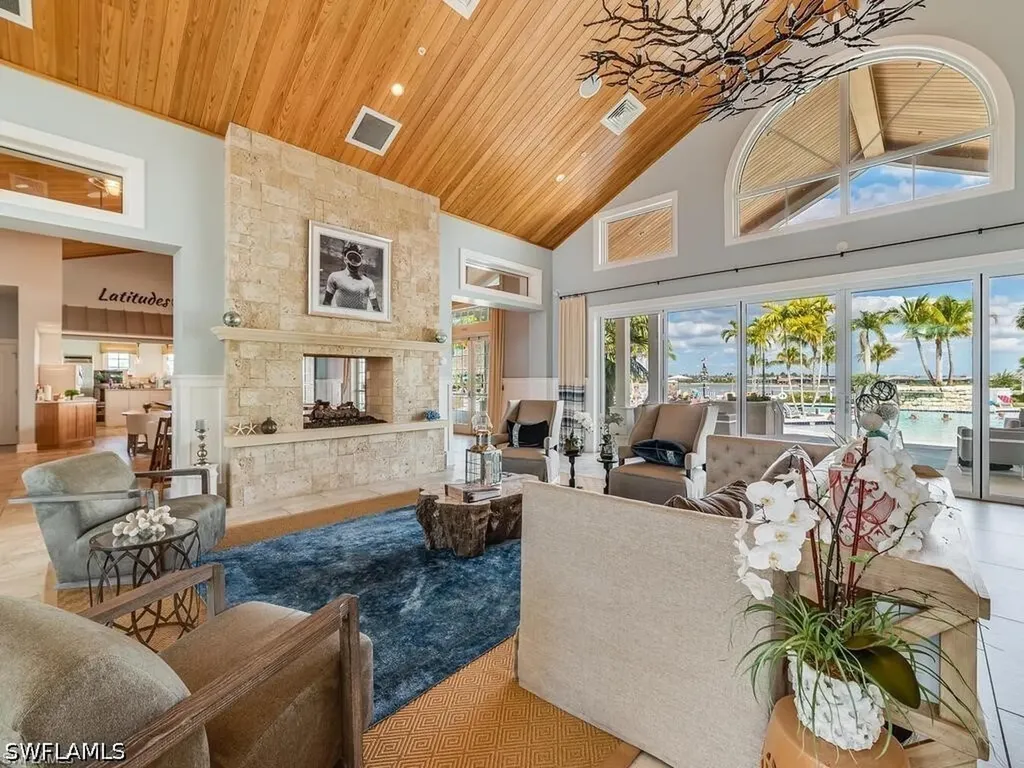 14338 Laguna Springs Lane Naples FL 34114