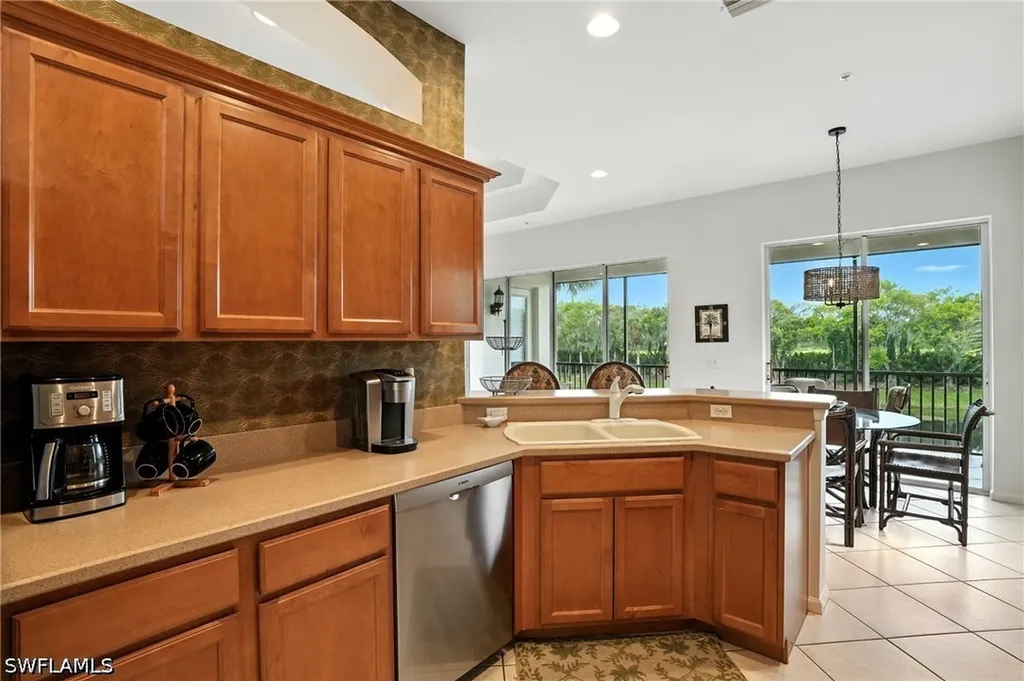 10080 Valiant Court Miromar Lakes FL 33913
