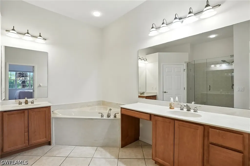 10080 Valiant Court Miromar Lakes FL 33913