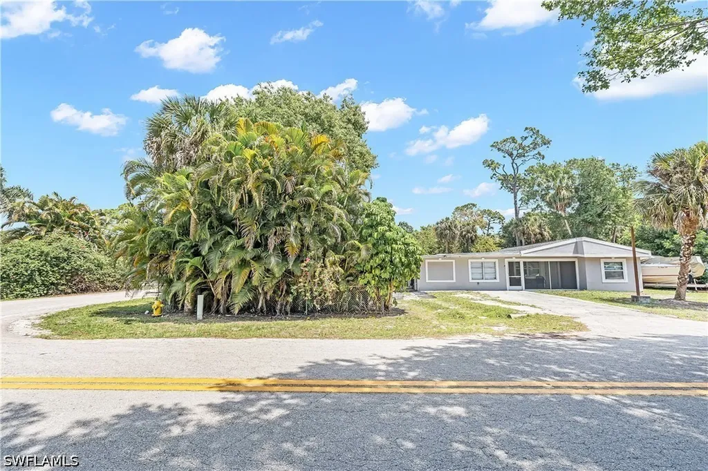 2030 Flamingo Drive North Fort Myers FL 33917