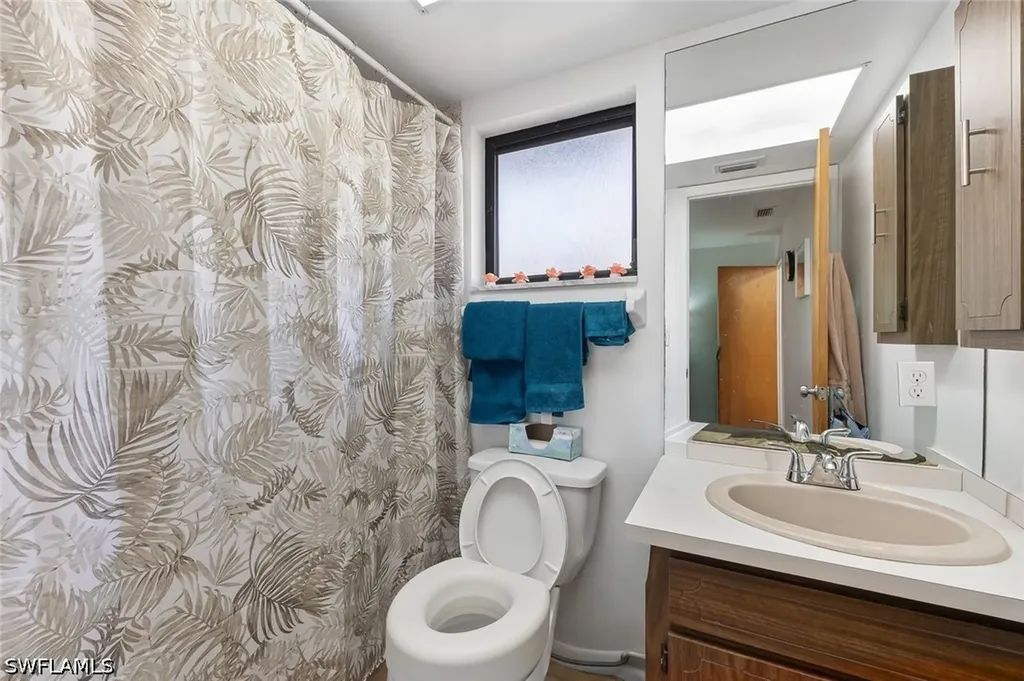 513 SE 24th Avenue Cape Coral FL 33990