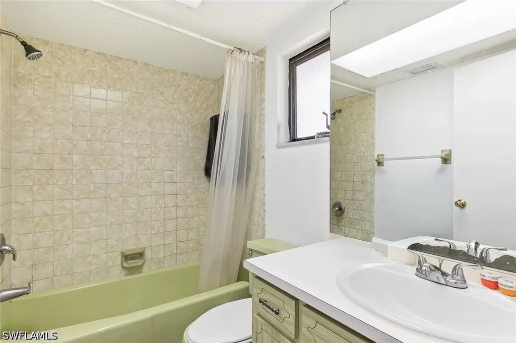 513 SE 24th Avenue Cape Coral FL 33990