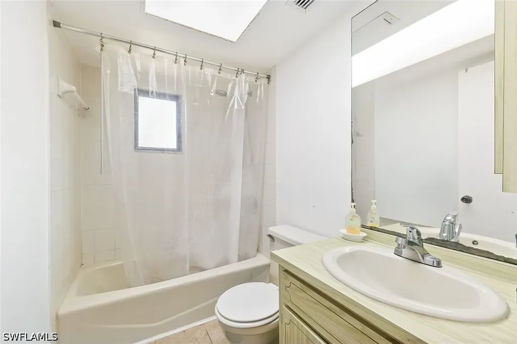 513 SE 24th Avenue Cape Coral FL 33990