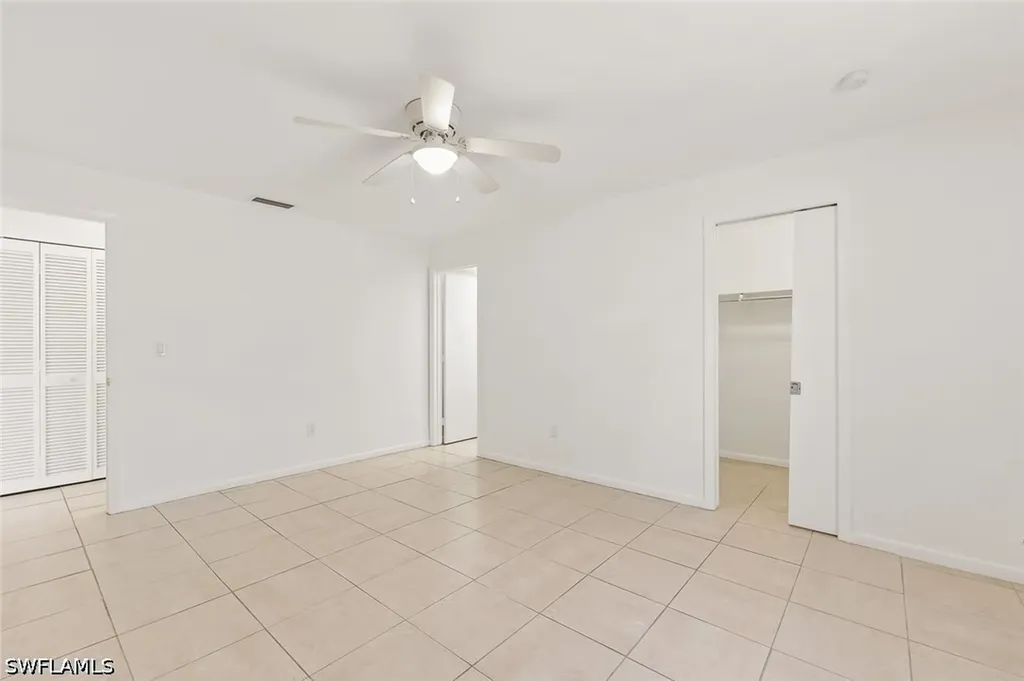 513 SE 24th Avenue Cape Coral FL 33990