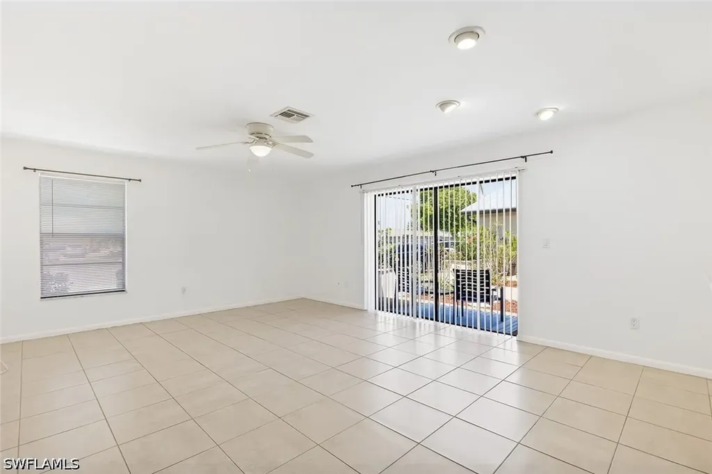 513 SE 24th Avenue Cape Coral FL 33990