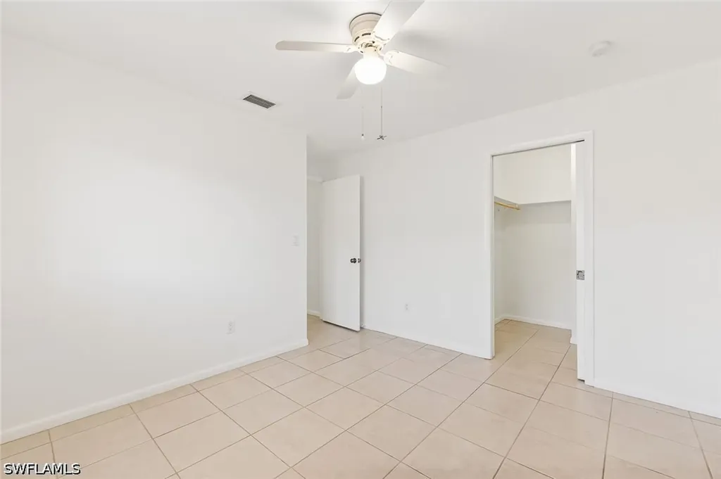 513 SE 24th Avenue Cape Coral FL 33990