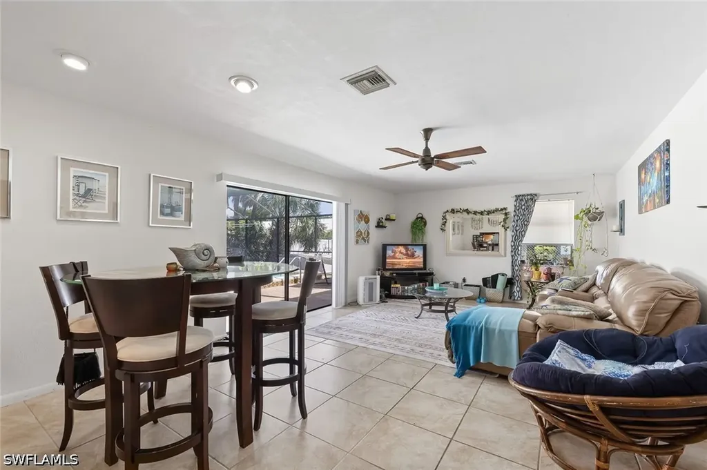 513 SE 24th Avenue Cape Coral FL 33990