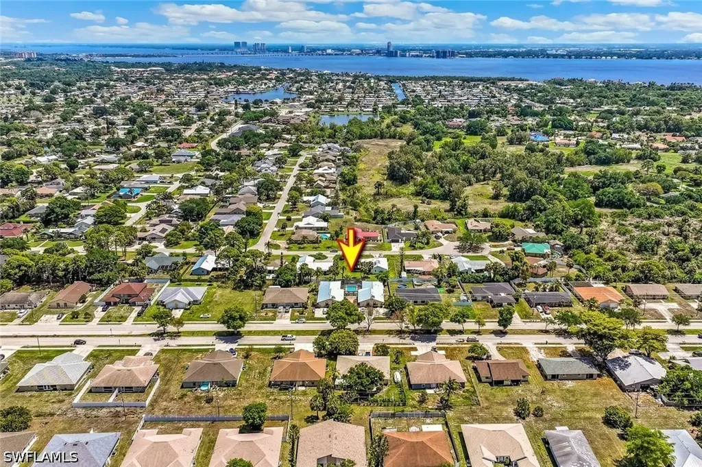 513 SE 24th Avenue Cape Coral FL 33990