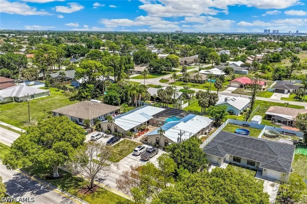 513 SE 24th Avenue Cape Coral FL 33990