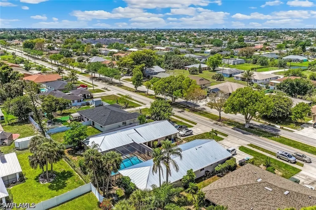 513 SE 24th Avenue Cape Coral FL 33990
