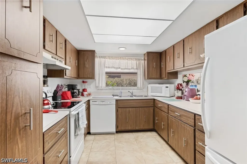513 SE 24th Avenue Cape Coral FL 33990