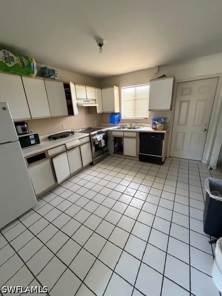 2550 Tropicana Boulevard Naples FL 34116