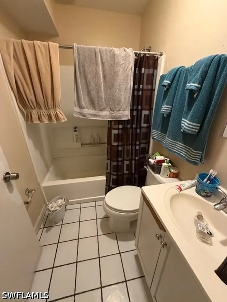 2550 Tropicana Boulevard Naples FL 34116