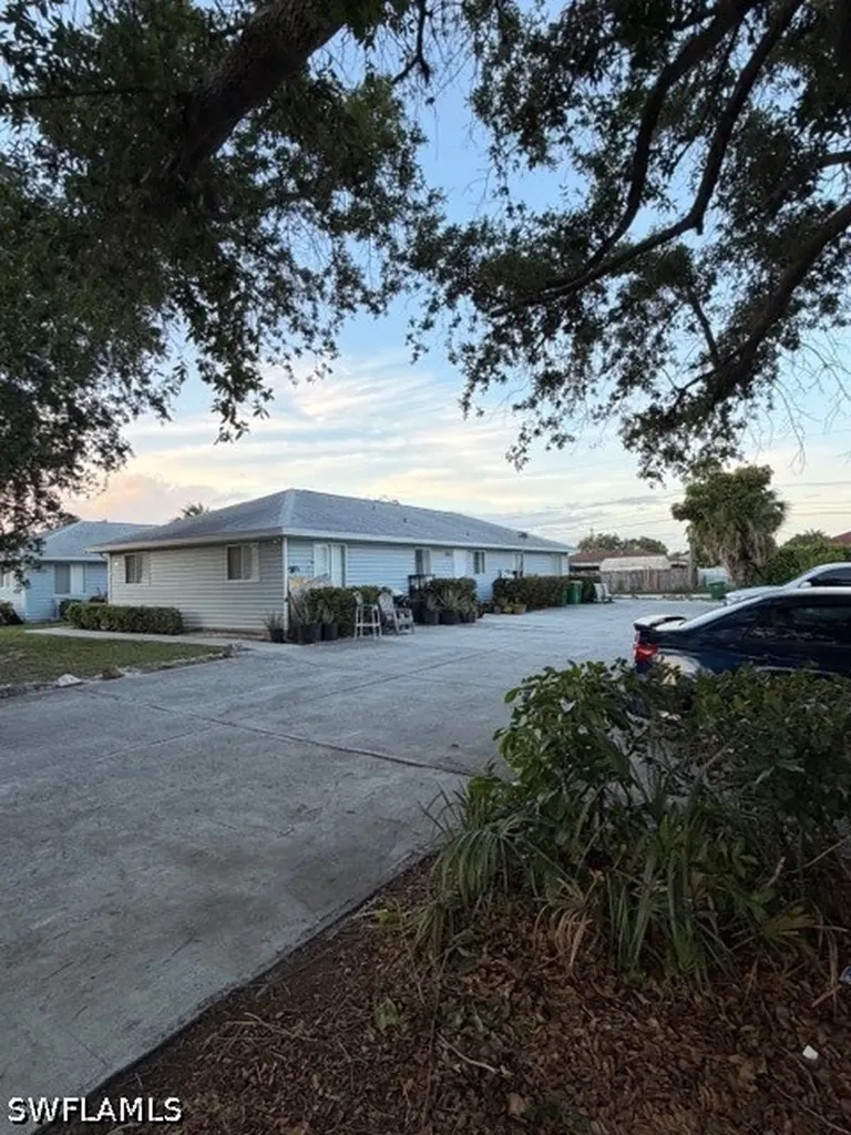 2550 Tropicana Boulevard Naples FL 34116
