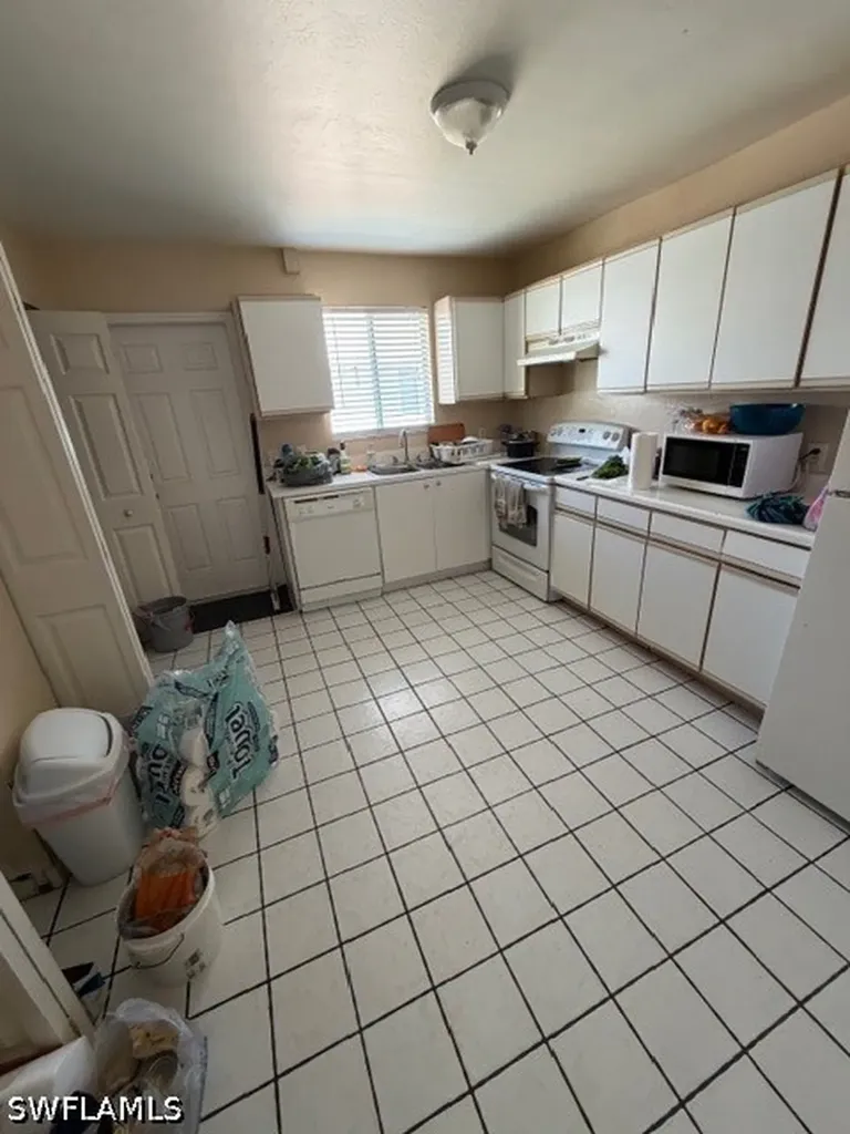 2550 Tropicana Boulevard Naples FL 34116
