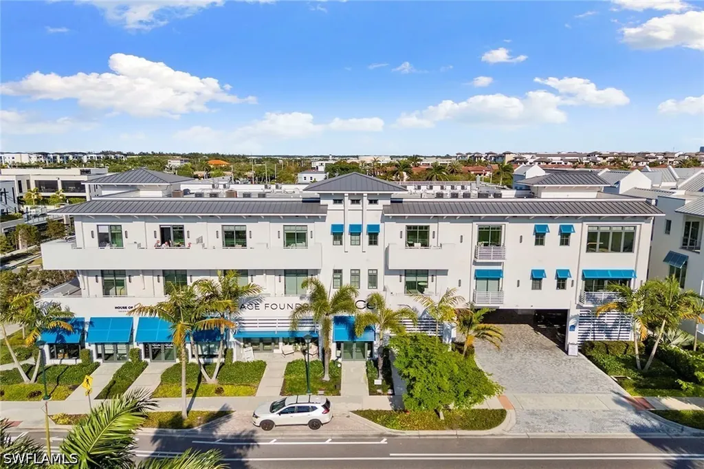 101 8th Street South Naples FL 34102