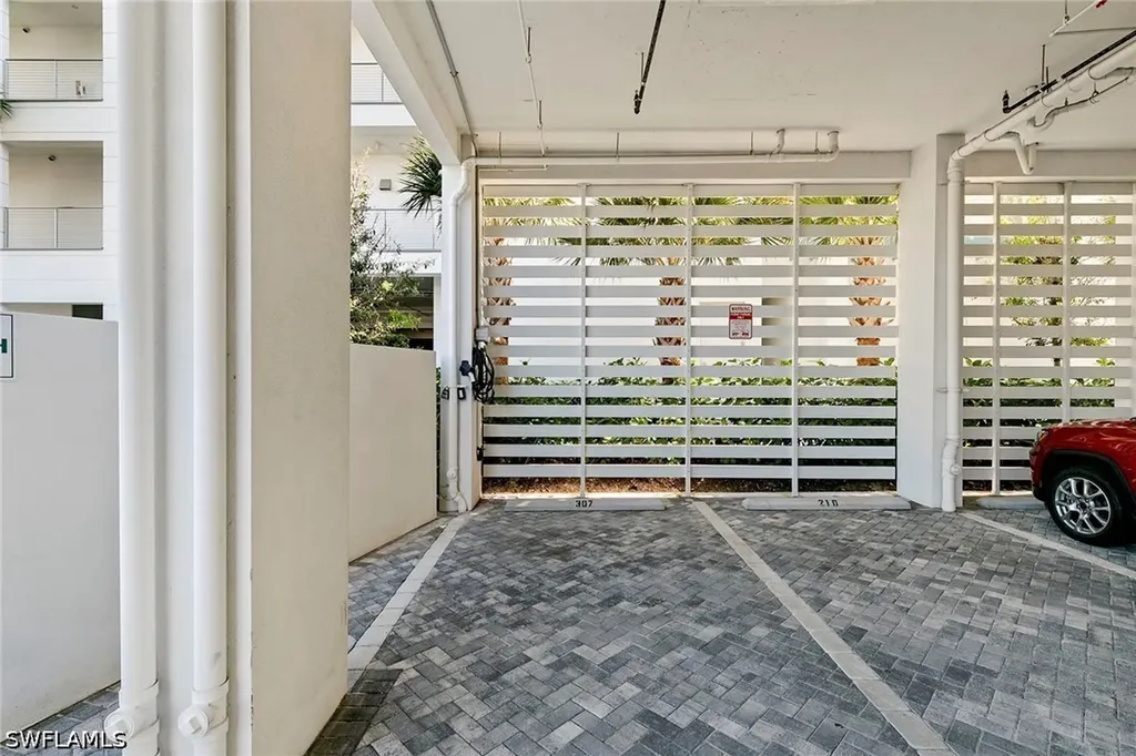 101 8th Street South Naples FL 34102