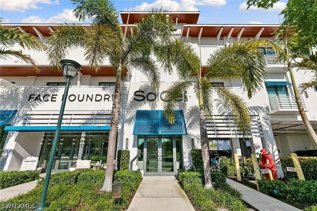101 8th Street South Naples FL 34102