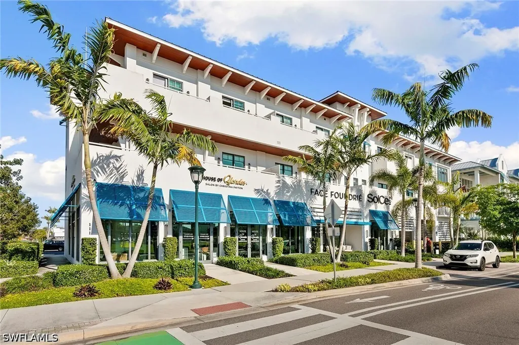 101 8th Street South Naples FL 34102