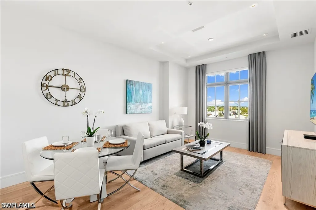 101 8th Street South Naples FL 34102