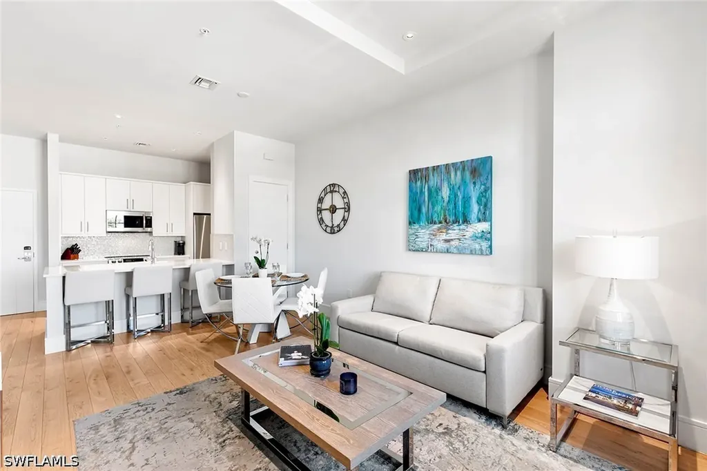 101 8th Street South Naples FL 34102